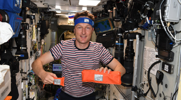 Cosmic Kiss … the ‘science marathon’ in microgravity is underway