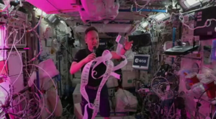Over 100 children join inflight call with the ISS