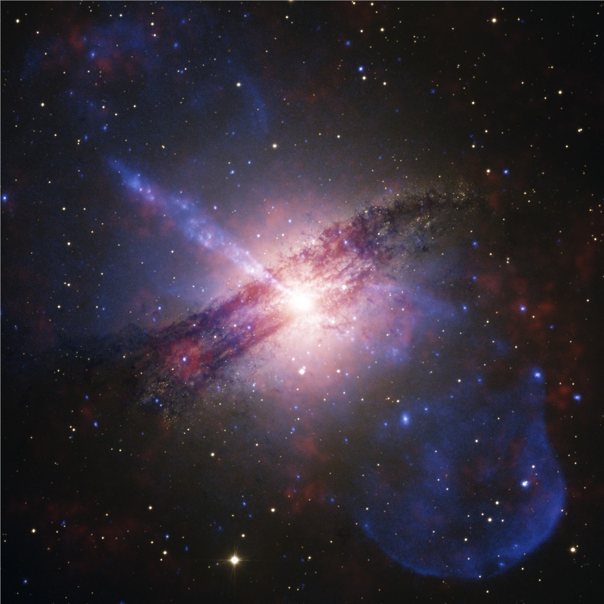 NASA's Chandra and IXPE Capture Image of Shining Galaxy with Black Hole NASA's Chandra and IXPE Capture Image of Shining Galaxy with Black Hole
