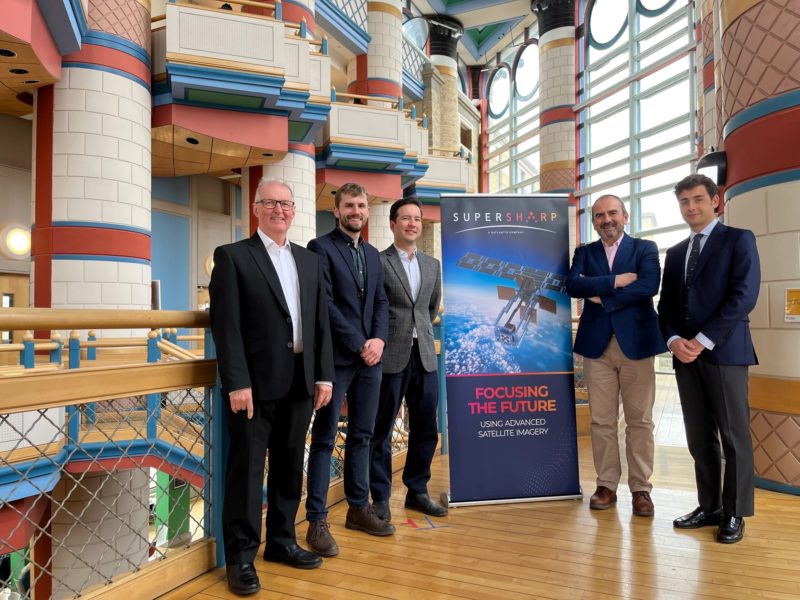 SATLANTIS signs a strategic alliance with SuperSharp in the UK SATLANTIS signs a strategic alliance with SuperSharp in the UK