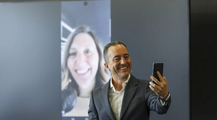 Vodafone Spain Demonstrates Open RAN's Potential with its First Commercial Call via a LimeNET Base Station - Lime Microsystems