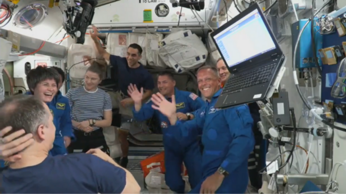 Samantha Cristoforetti Successfully Reaches the Space Station - ASI
